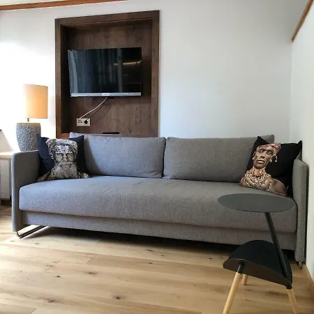 Apartment Style By Mieze Schindler