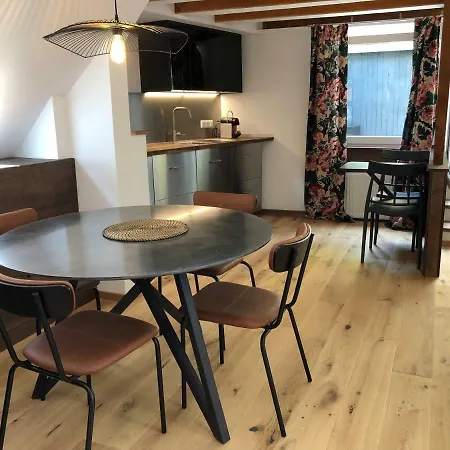 Style By Mieze Schindler *