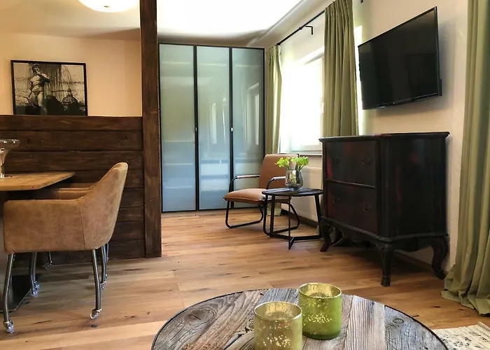 Style By Mieze Schindler *